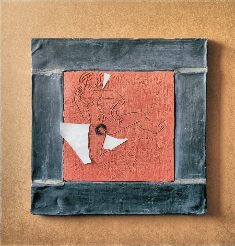 ... in weissen Laken.../1991/Ritz-Zeichnung in gefärbtes Wachs auf Holz, Papier/Farbe/Blei gefasst 34x35x2,5cm | Klaus Fabricius  Artist Künstler Information