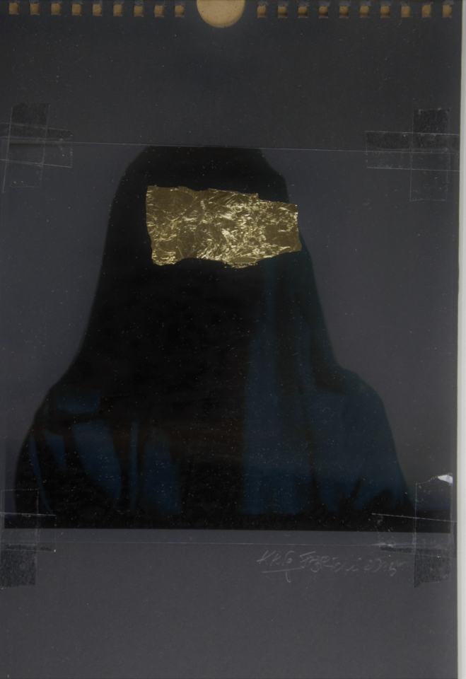 Portrait Frauen Serie/2018/Fotografie Schlagmetall auf Folie/20x15cm | Klaus Fabricius  Artist Künstler Information